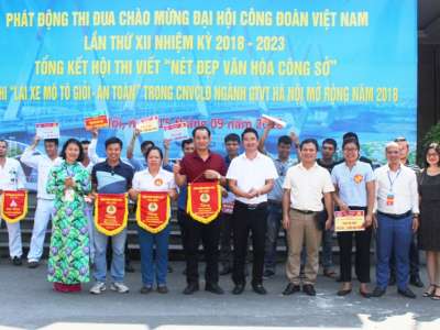 CĐ ngành GTVT Hà Nội: Sôi nổi các hoạt động tuyên truyền an toàn giao thông, văn hóa công sở